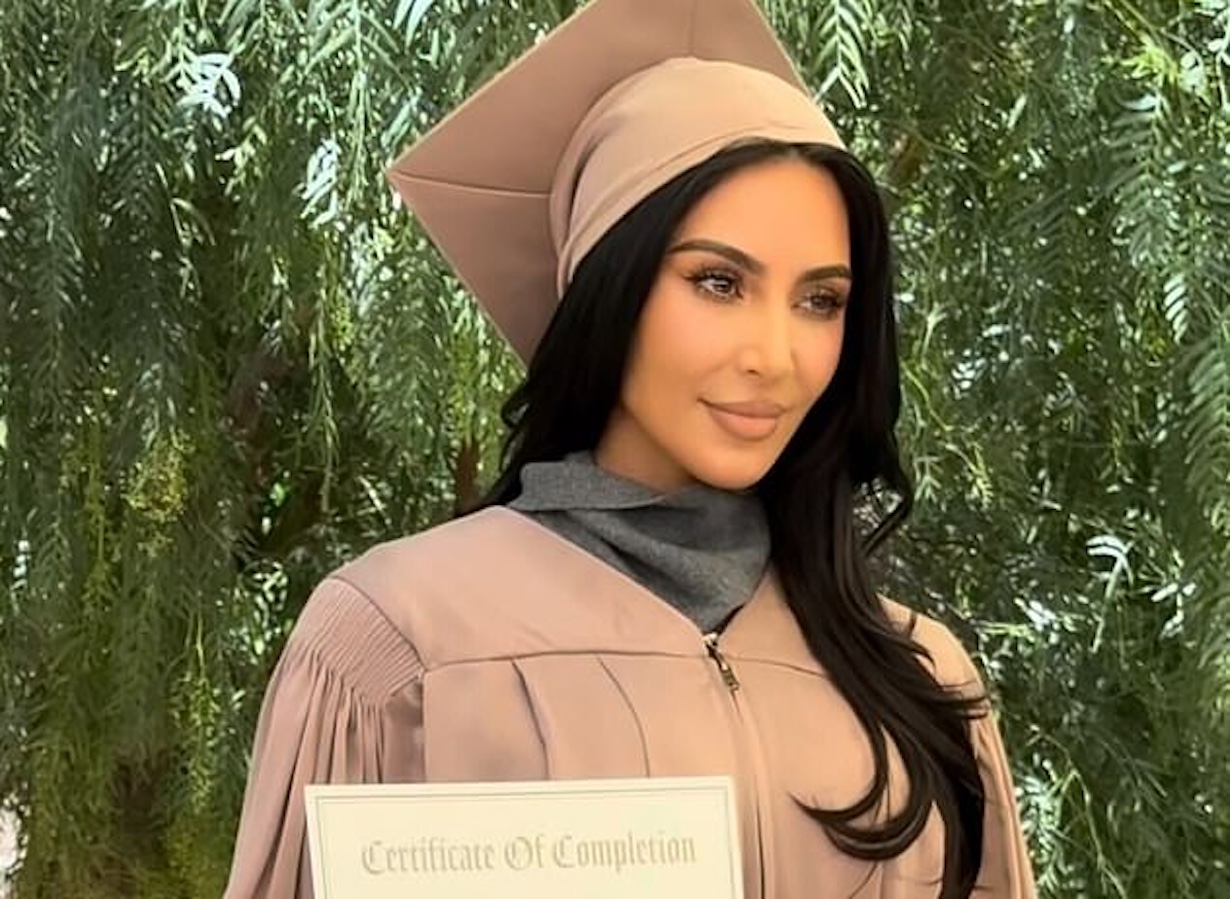 Finally! Kim Graduates Law School After Six-Year Journey (Photo: Instagram)