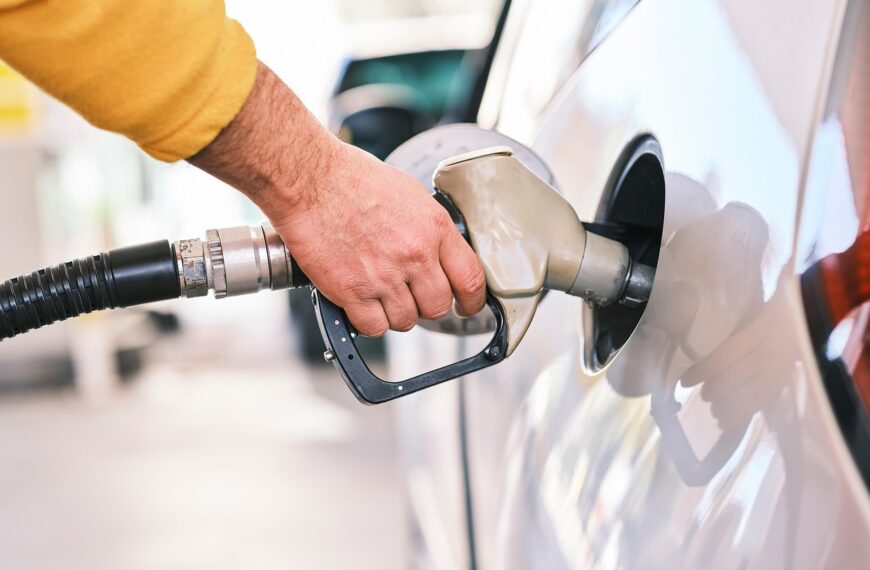 Gas Prices Will Fall Under $3: Major Drop Expected Next Week