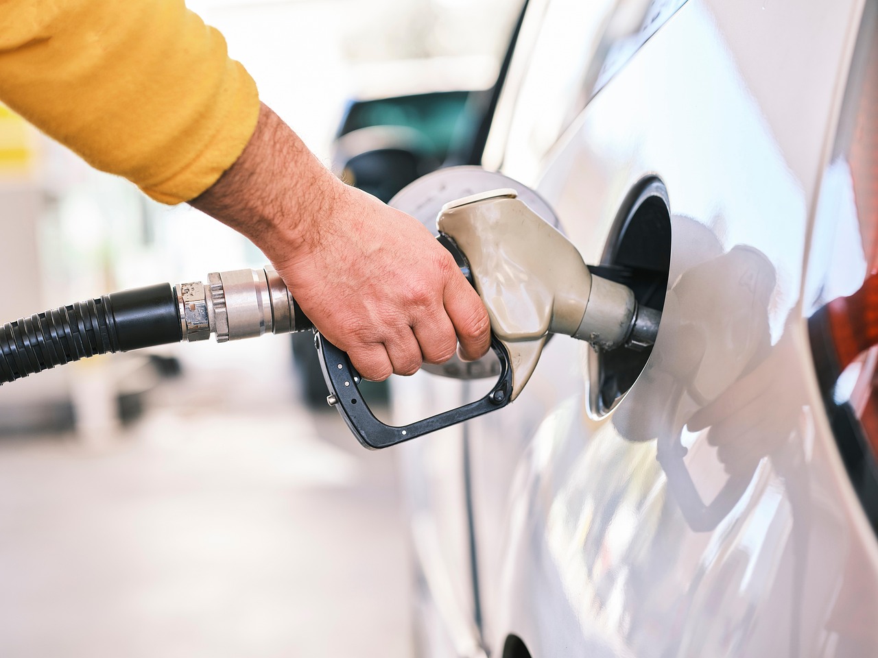 Gas Prices Will Fall Under $3: Major Drop Expected Next Week