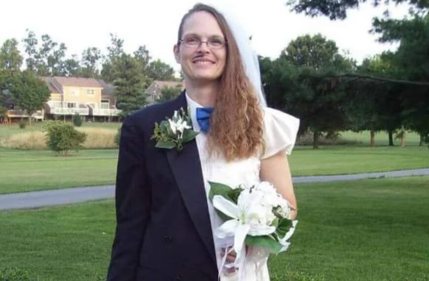 Man Marries Himself After Years of Heartbreak and Failed Love (Photo: Facebook)