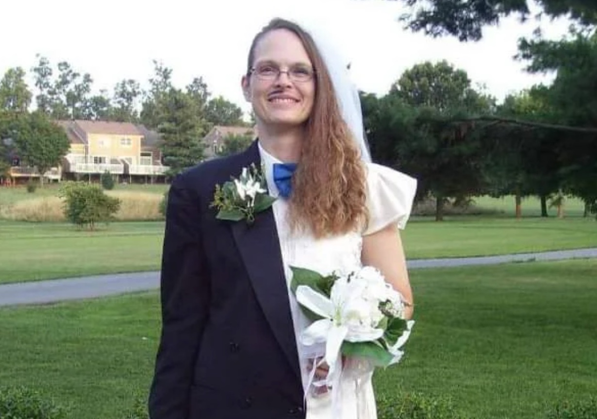 Man Marries Himself After Years of Heartbreak and Failed Love (Photo: Facebook)