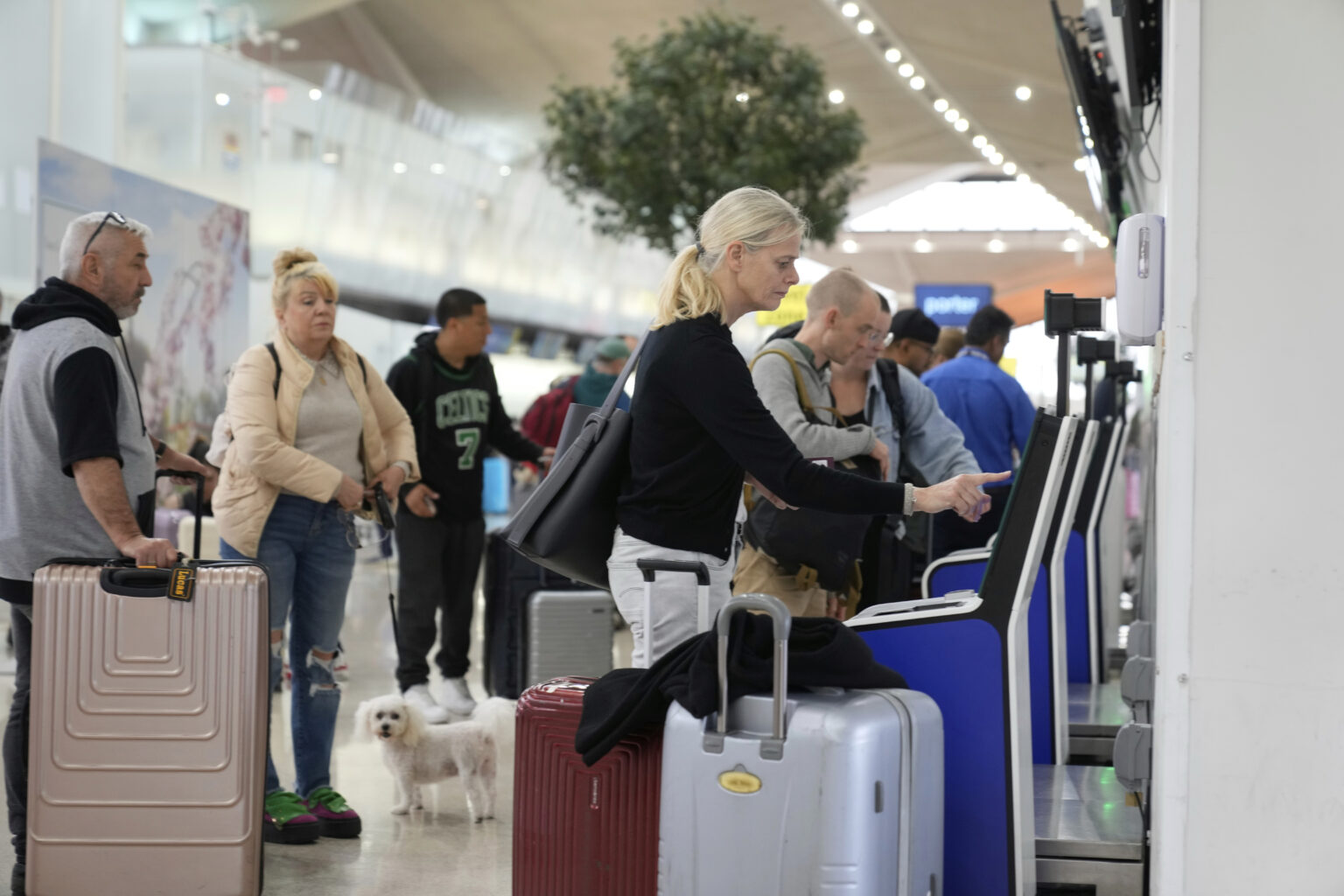 Outage Turns Newark Airport into a Mother’s Day Travel Disaster (Photo: Travelers check into their flights at Newark Liberty International Airport in Newark, N.J., Monday, May 5, 2025. (AP Photo/Seth Wenig)