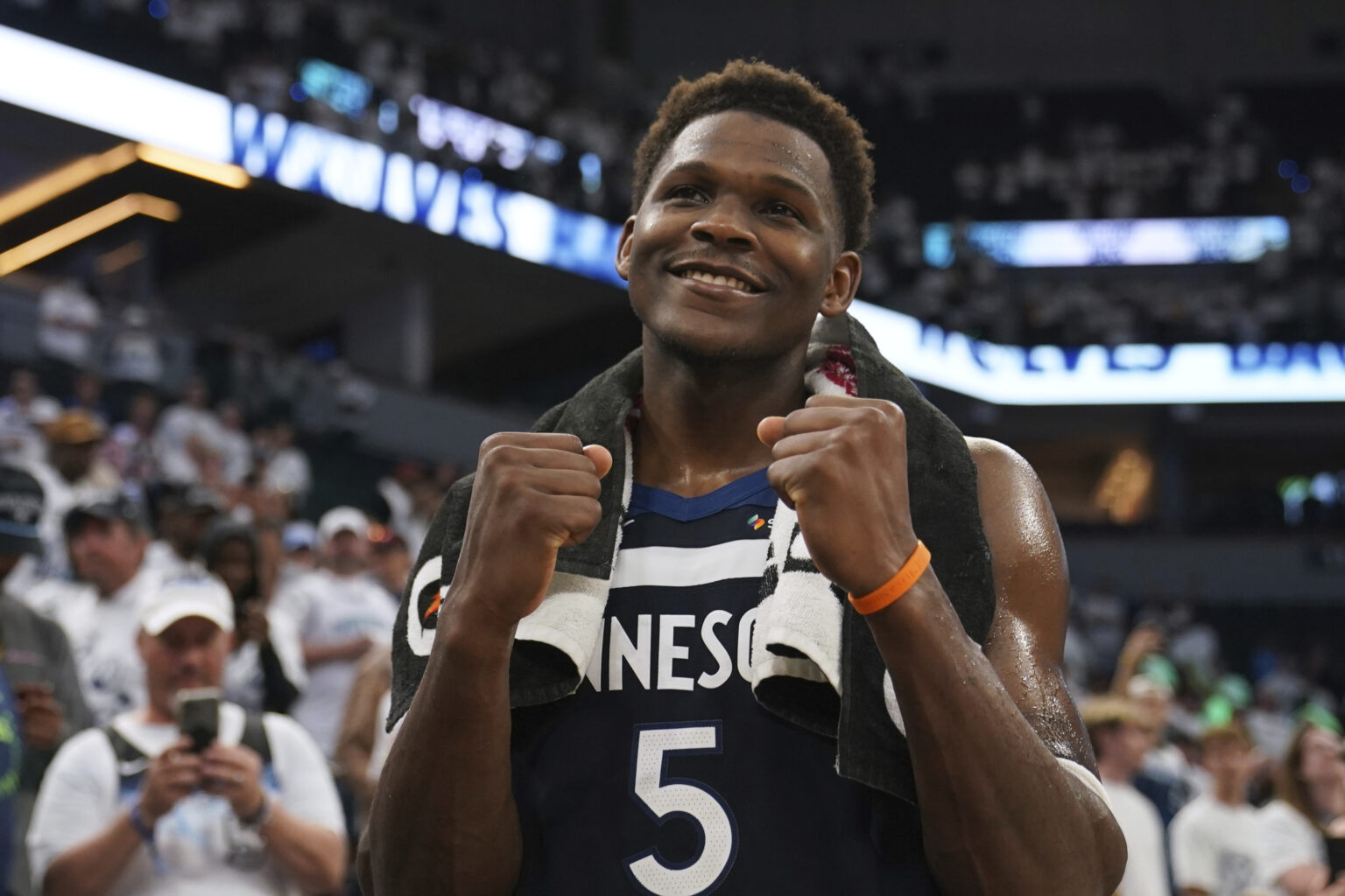 Timberwolves vs Warriors: Wolves Knock Out Golden State (Photo: Minnesota Timberwolves guard Anthony Edwards (5) celebrates a win against the Golden State Warriors after Game 5 of an NBA basketball second-round playoff series, Thursday, May 15, 2025, in Minneapolis. (AP Photo/Abbie Parr)