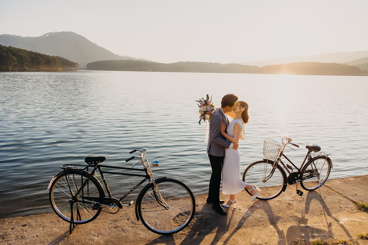 After 4 Years, Man Finds Out His Girlfriend Is Actually 48, Not 27! (Photo: Pixabay)
