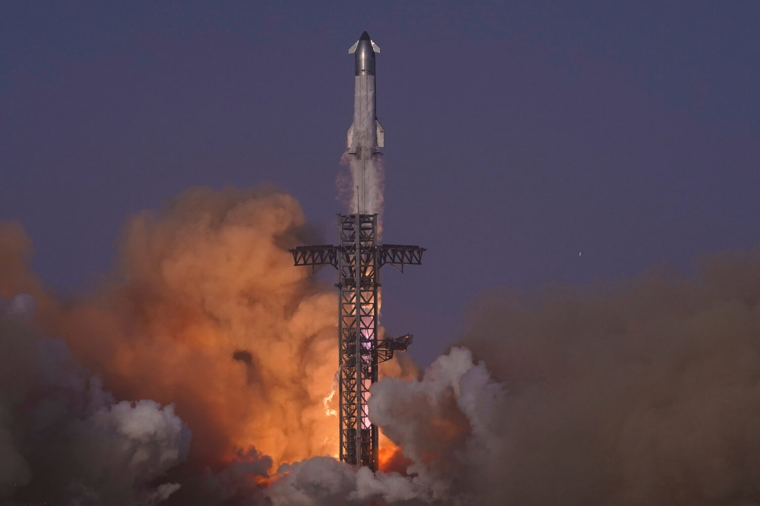 SpaceX’s Starship Explodes Over Indian Ocean in 9th Flight Failure (Photo: SpaceX's mega rocket Starship makes a test flight from Starbase, Texas, Tuesday, May 27, 2025. (AP Photo/Eric Gay)