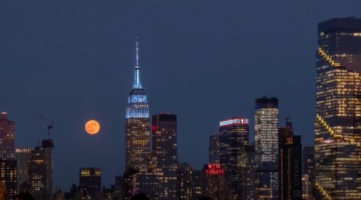 Strawberry Moon 2025: Rare Low Full Moon Wows Skywatchers (Photo: TODAY/YouTube)
