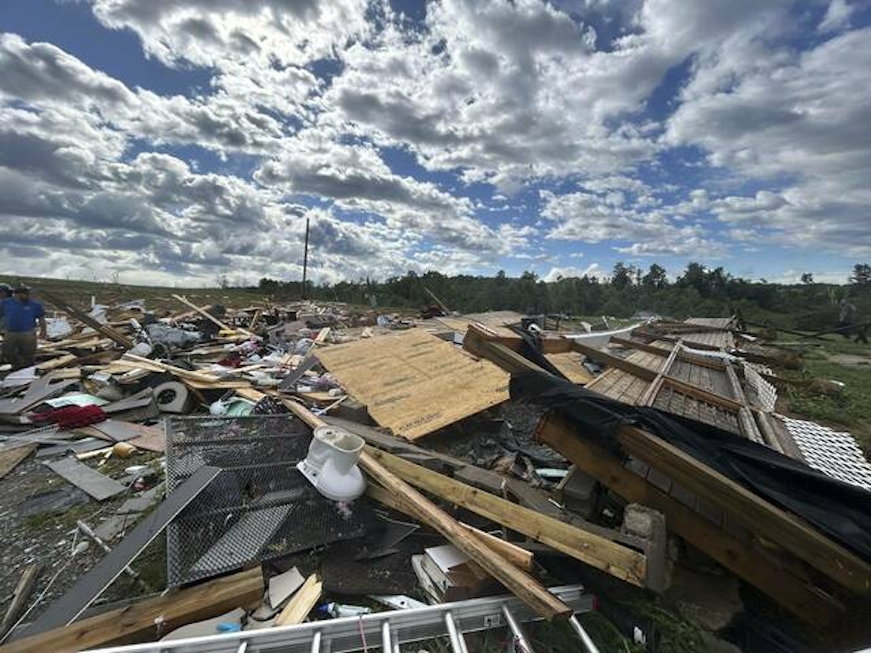 Tornado Hits Kentucky: 1 Dead, Several Hurt in Violent Storm (Photo: Washington County Sheriff's Office)
