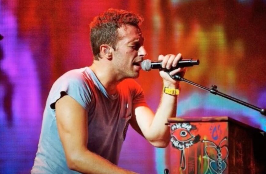 Coldplay Pauses Wembley Concert Twice Over Safety Issues