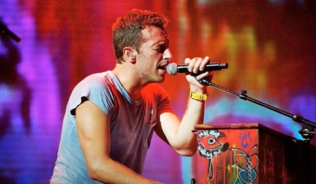 Coldplay Pauses Wembley Concert Twice Over Safety Issues