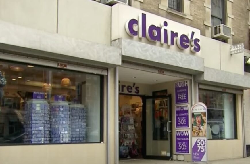 Claire’s Bankruptcy Forces 290 of U.S. Stores to Close