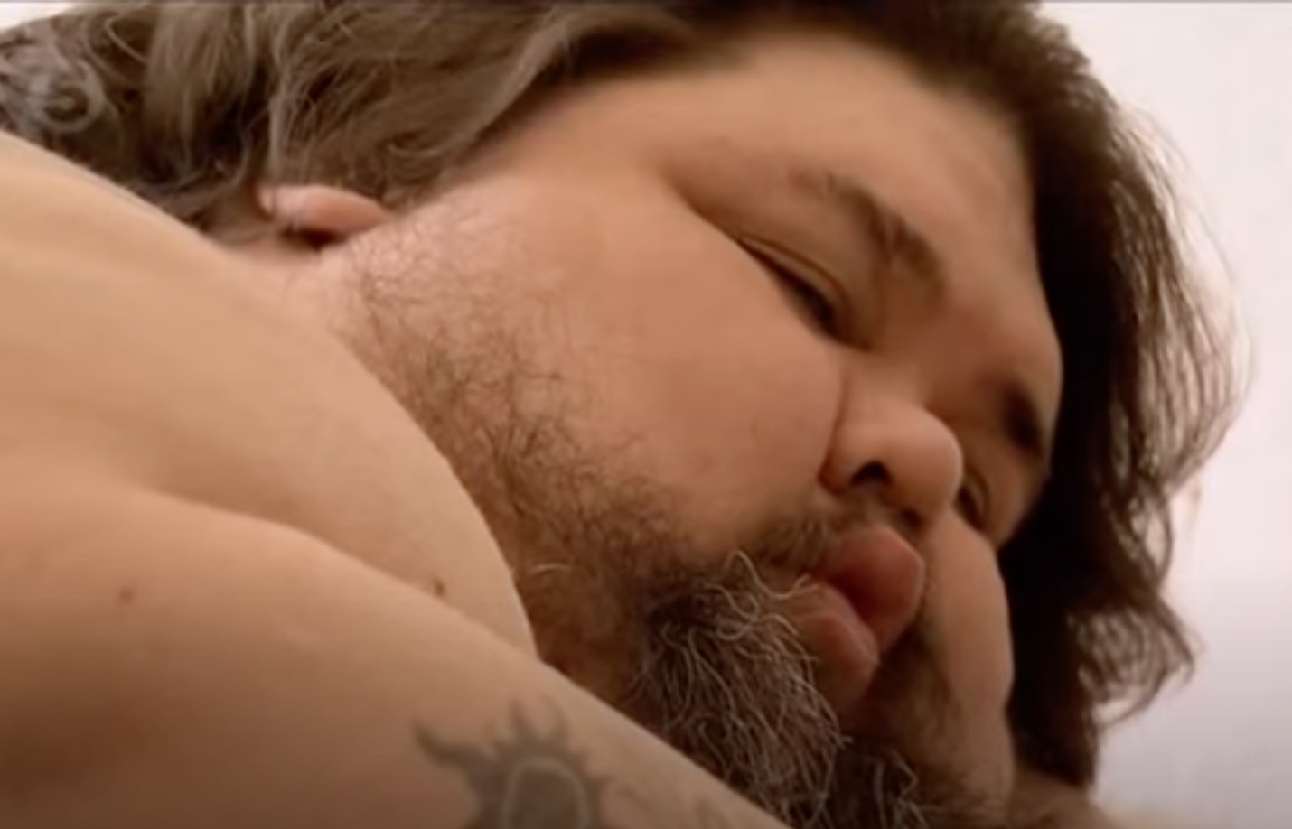 Tragic Story of 890 Pounds Man who Lost to Food Addiction
