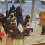 25 Armed Thieves Strike California Luxury Jewelry Store in Broad Daylight