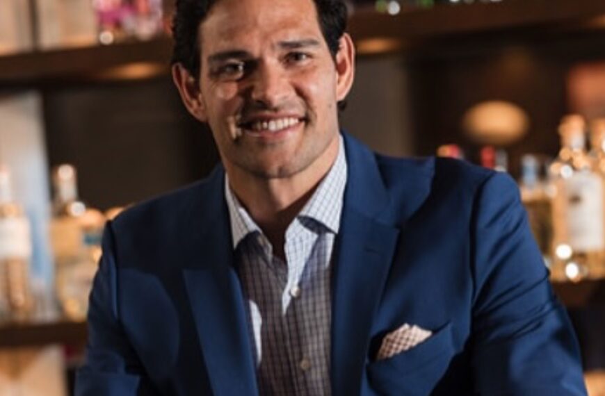 FOX sports host Mark Sanchez Stabbed During Parking Argument