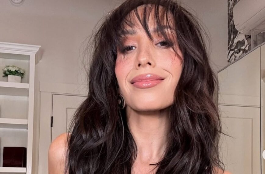 ‘DWTS’ judge Cheryl Burke smiling after her 41-pound weight loss